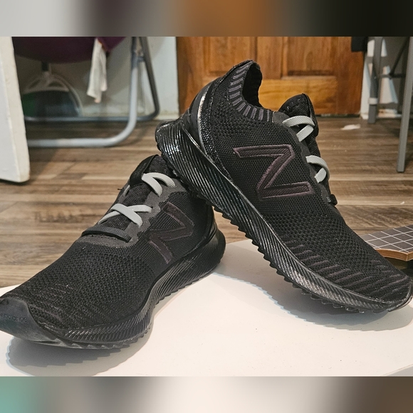 Shoes - Picture 3 of 4